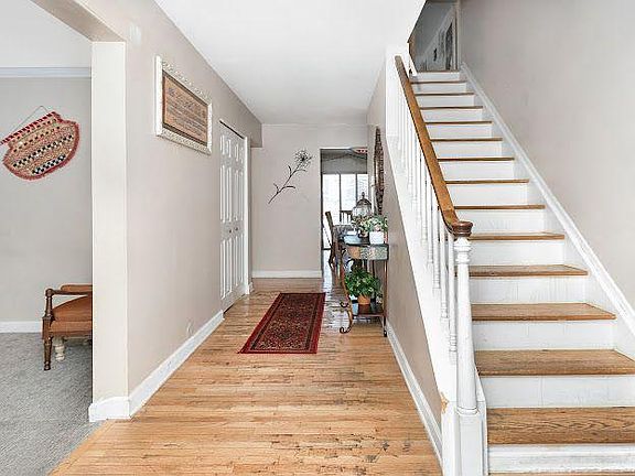 4th image of 28129 Brookhill St