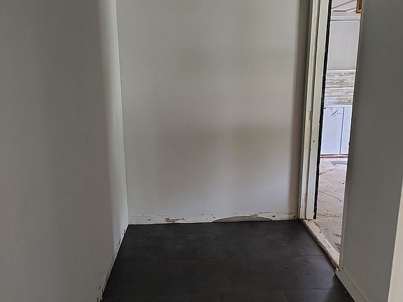5th image of 5500 Korth St