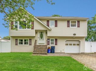 1214 Hanover St, Piscataway, NJ 08854