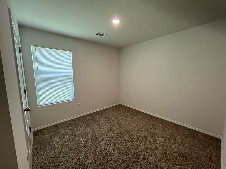 340 Moonlight Graham Blvd — Photo 10