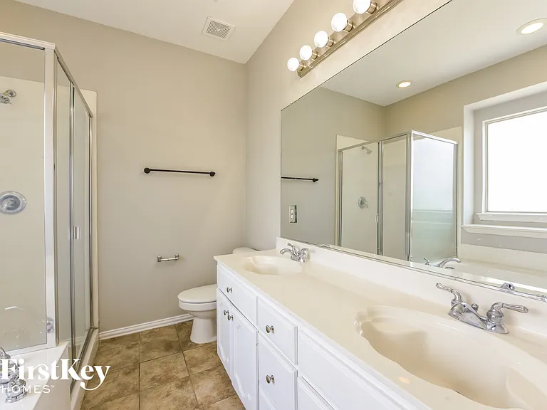 10649 Fossil Hill Dr — Photo 12