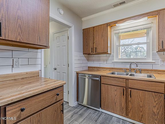 5th image of 245 Branchwood Dr
