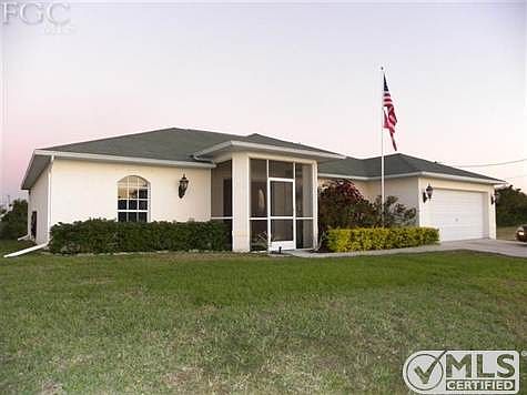 Front Elevation of 217 NW 26th PL Cape Coral FL.