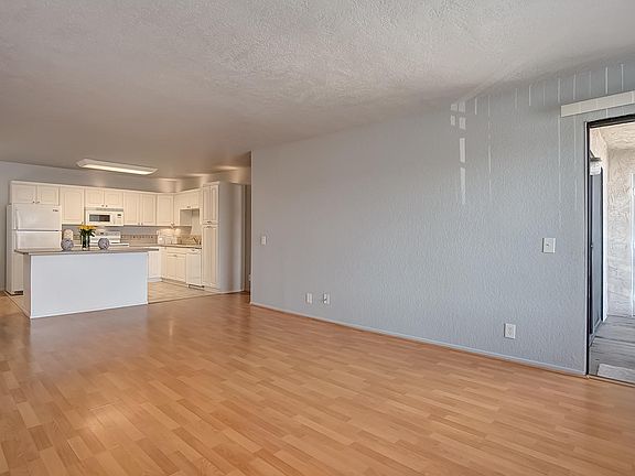 2nd image of 429 Autumn Dr APT 22