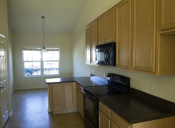 4th image of 109 Clark Dr