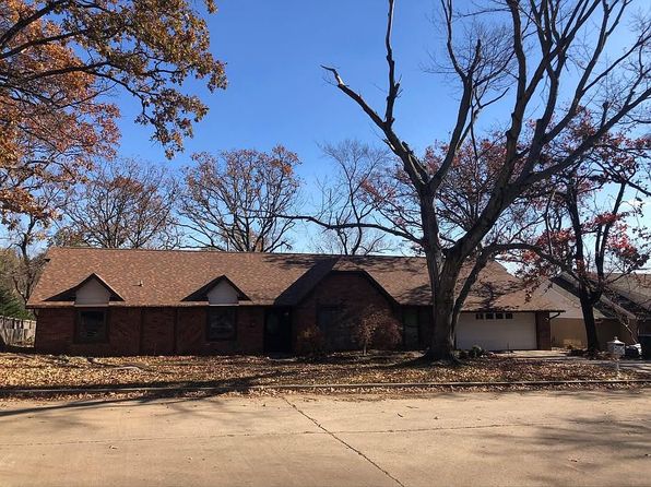 1014 N Faulkner Pl