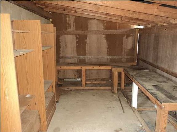3rd image of 301 Smith Carr Rd