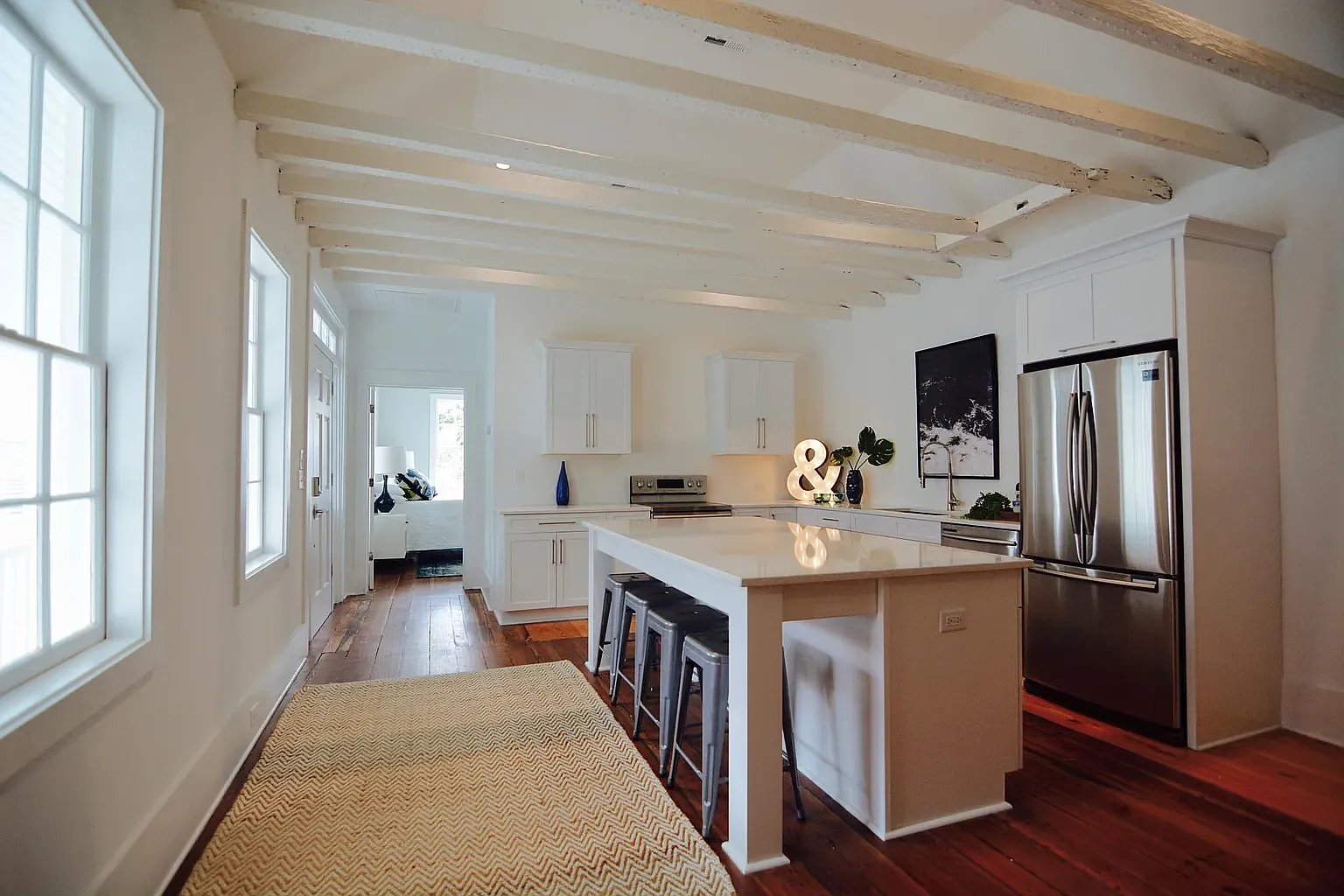 3 bed, 2.5 bath, 1652 sqft, $5,850 — Photo 1