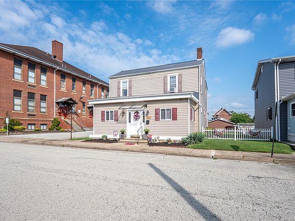 3rd image of 310 Washington St