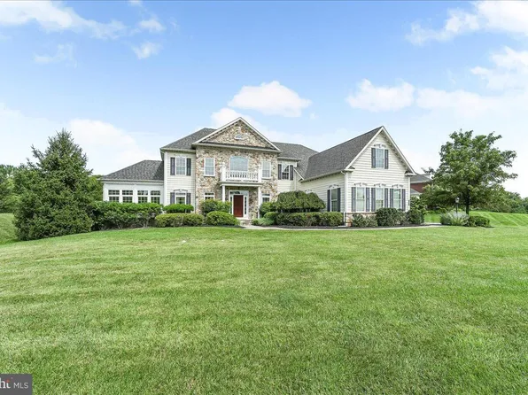 2 Scaleby Ln, West Chester, PA 19382