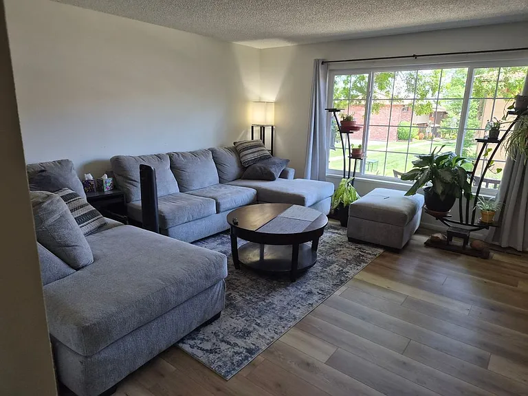 544 S Xenon Ct — Photo 3
