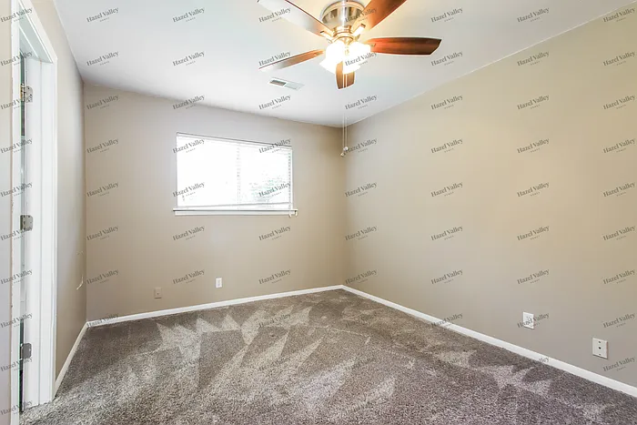 606 E Toledo Pl — Photo 7