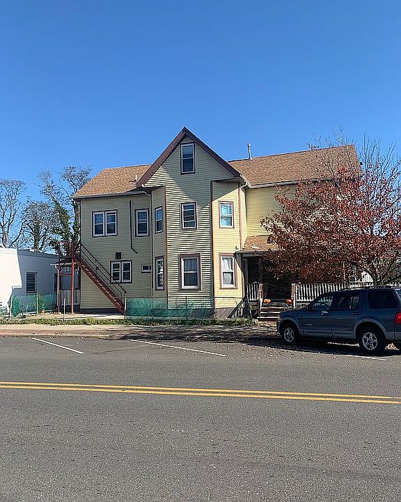 2nd image of 157 Garfield Ave
