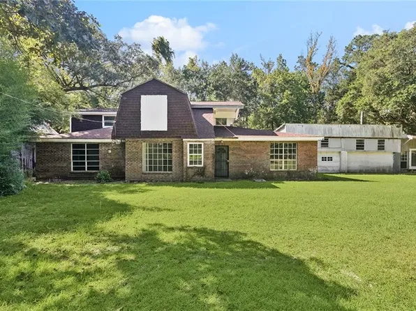 30500 Azalea Ln, Lacombe, LA 70445