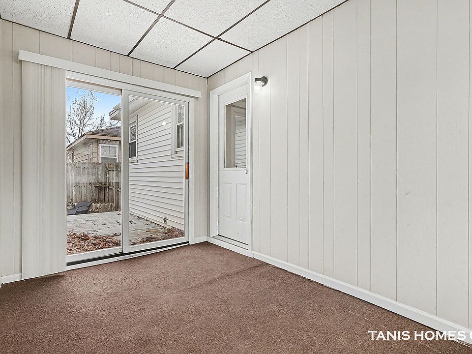 3691 Oriole Ave SW, Wyoming, MI 49509 | Zillow