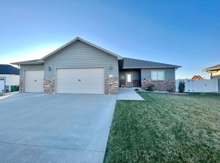 4706 14th Avenue Pl, Kearney, NE 68845