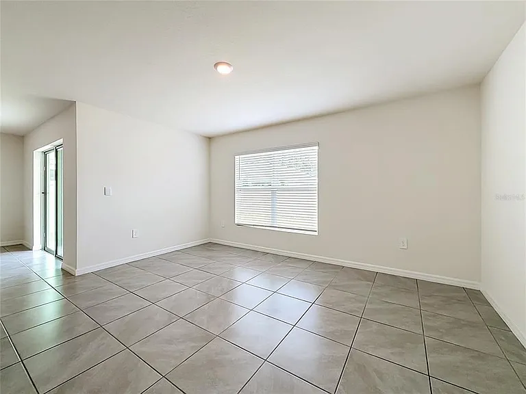 6698 SE 3rd Loop — Photo 12