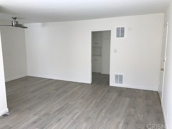 3rd image of 1016 N Laurel Ave