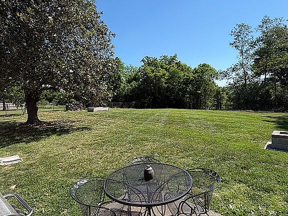 3rd image of 112 Allen Douglas Dr