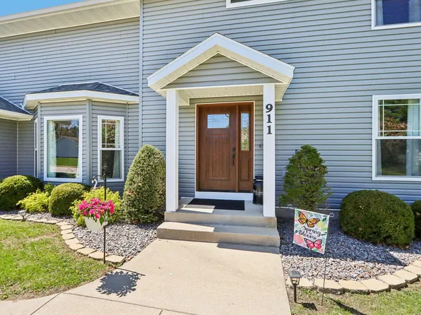 911 Fawn Ct, Wisconsin Dells, WI 53965