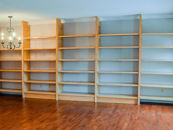 5th image of 7914 Gleason Dr APT 1037