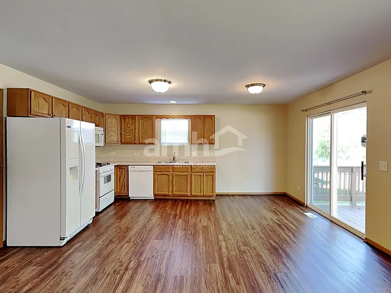 329 Verbena Ln — Photo 3