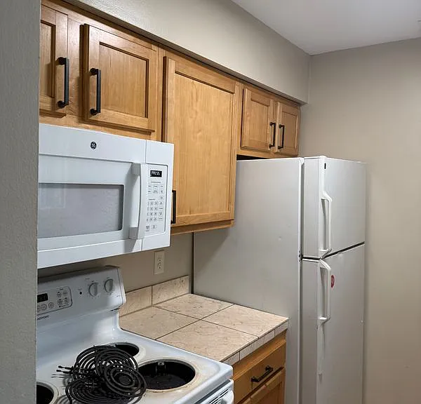 1531 D St #4 — Photo 4