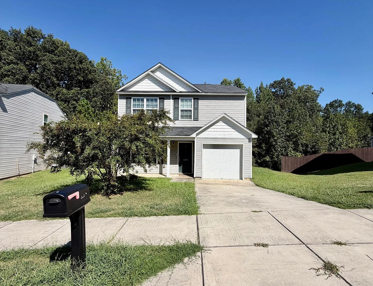 4 bed, 2.5 bath, 1805 sqft, $1,995 — Photo 1