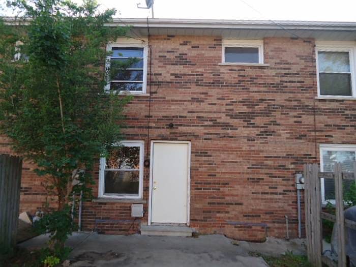 1st image of 166 S Hillcrest Ave