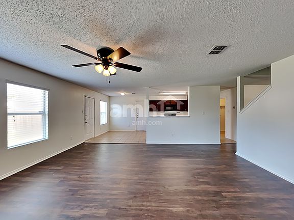 4th image of 2709 Deerborn St