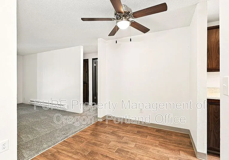 Parkway Garden — Photo 75