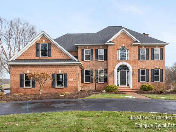 2488 Fairway Winds Ct NE, Ada, MI 49301