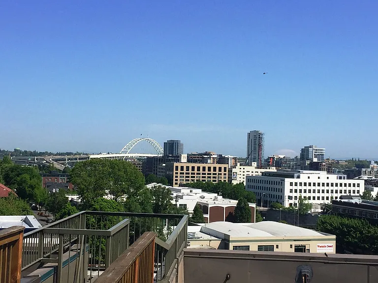 The Commodore Apartments — Photo 17