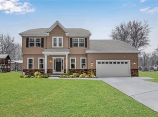 220 Brenridge Dr, East Amherst, NY 14051