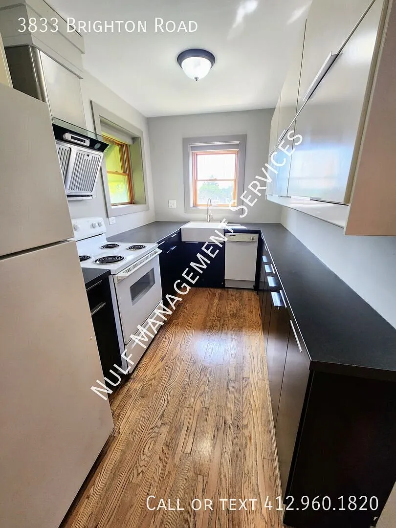 2 bed, 1 bath in Brighton Heights — Photo 1