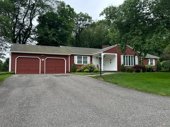 16 Round Hill Circle, Naugatuck, CT 06770