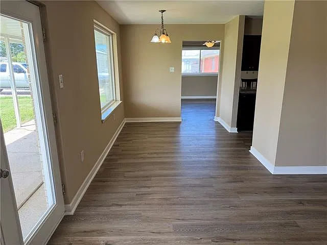 4 bed, 2.0 bath, 1900 sqft, $2,400 — Photo 4