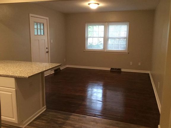 4th image of 2509 Eastway Dr