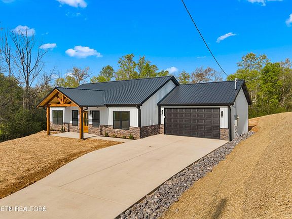 3rd image of 1503 Tranquil Trail Rd