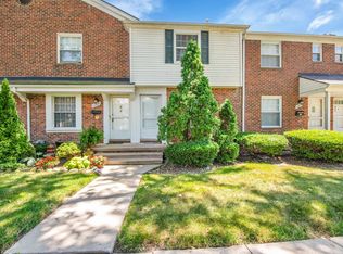 22956 Gary Ln, Saint Clair Shores, MI 48080