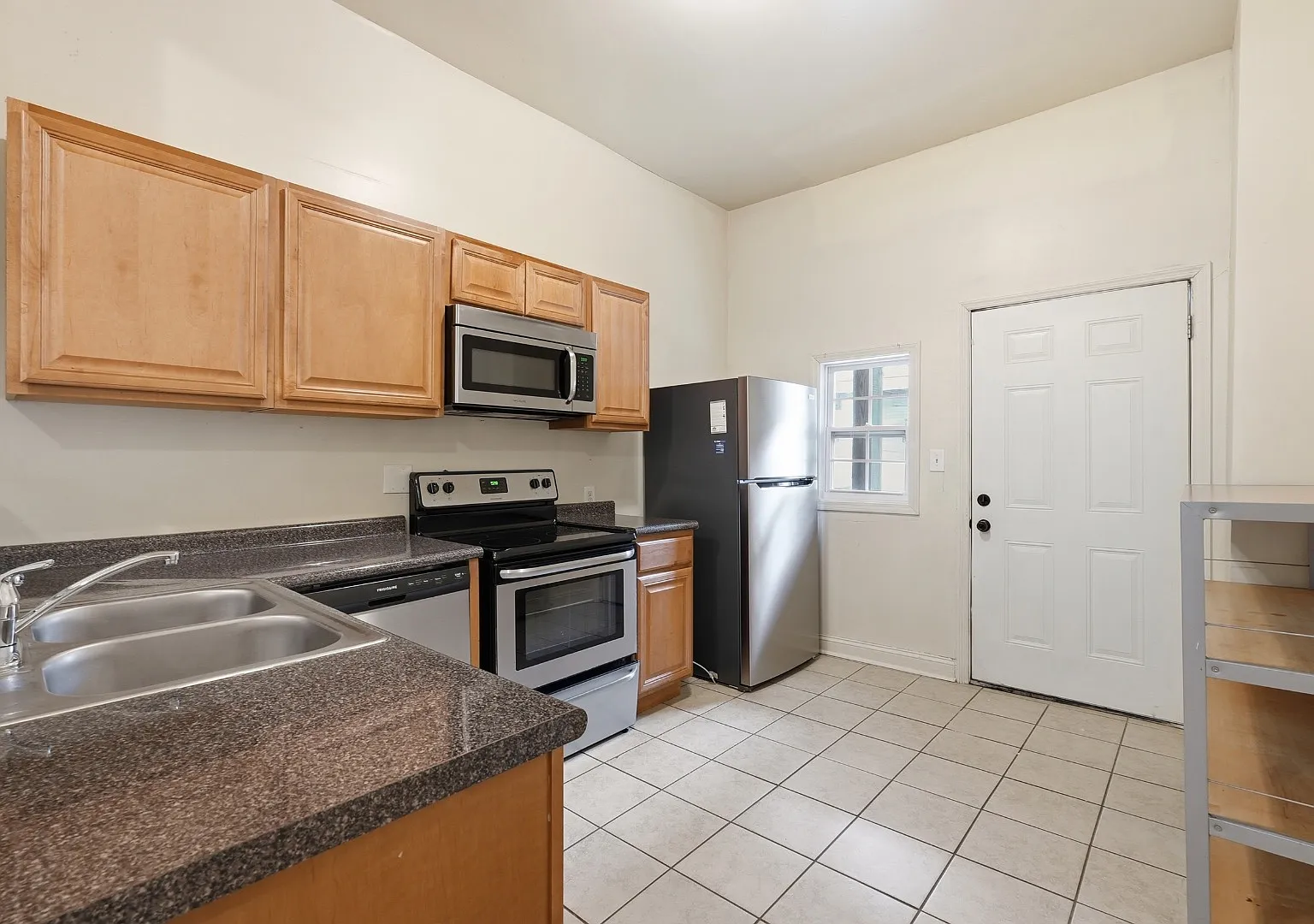 309 W 41st St - Unit D — Photo 3