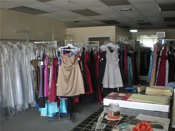 3rd image of 1525 Lapalco Blvd