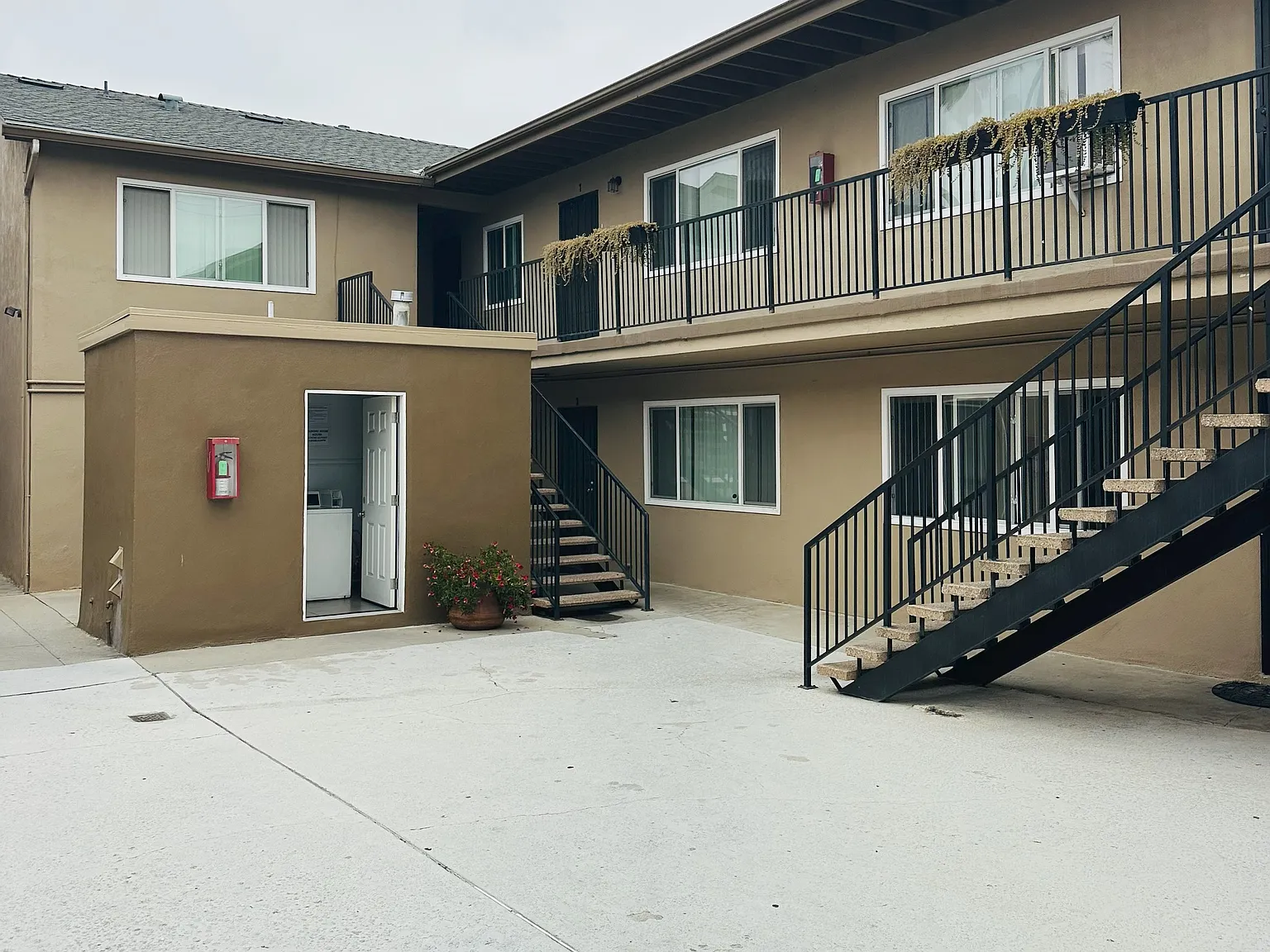 2 bed, $2,100 — Photo 4