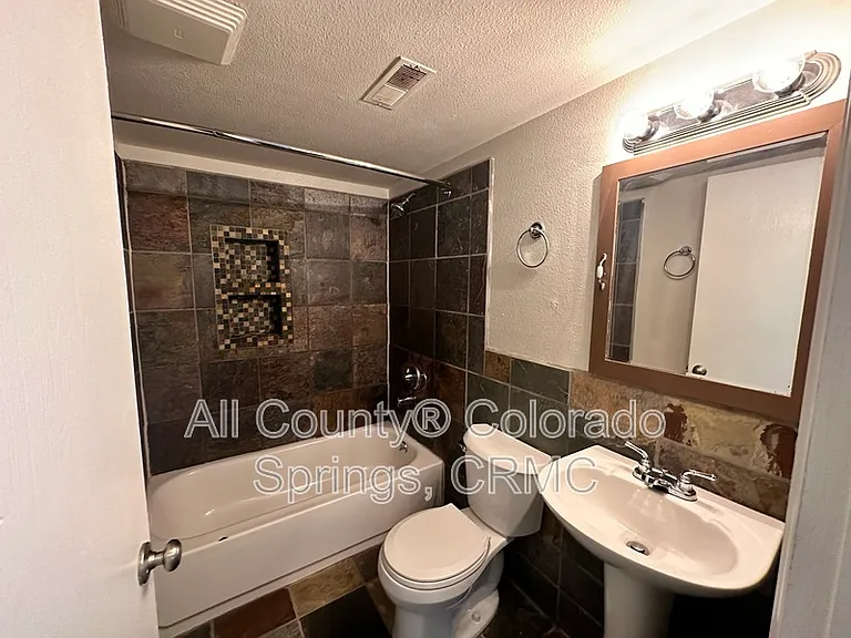 1153 Keith Dr — Photo 13