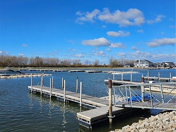 5th image of 2580 S Waterside Ct Unit 312