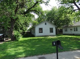 823 E 4th Ave, Hutchinson, KS 67501