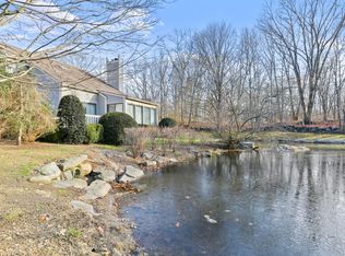313 W Lyon Farm Dr, Greenwich, CT 06831