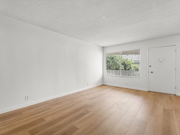 5th image of 934 6th St #7A