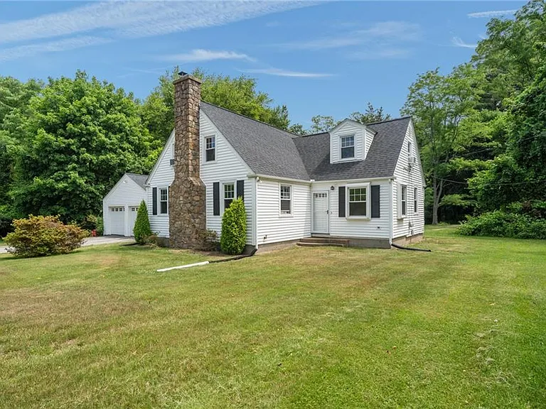 2340 S County Trl — Photo 39