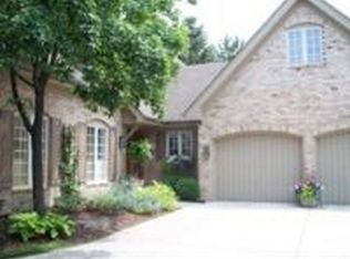 18 Tartan Ridge Rd, Burr Ridge, IL 60527